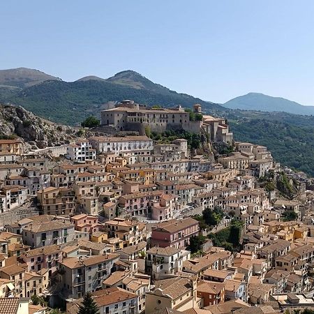 Casa Degli Ulivi Con Parcheggio Privato Muro Lucano Exterior foto