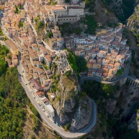 Casa Degli Ulivi Con Parcheggio Privato Muro Lucano Exterior foto