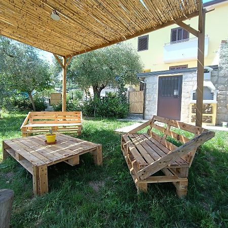 Casa Degli Ulivi Con Parcheggio Privato Muro Lucano Exterior foto