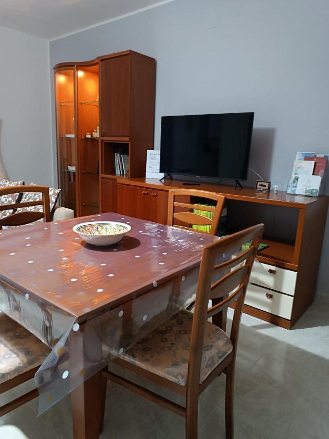 Casa Degli Ulivi Con Parcheggio Privato Muro Lucano Exterior foto